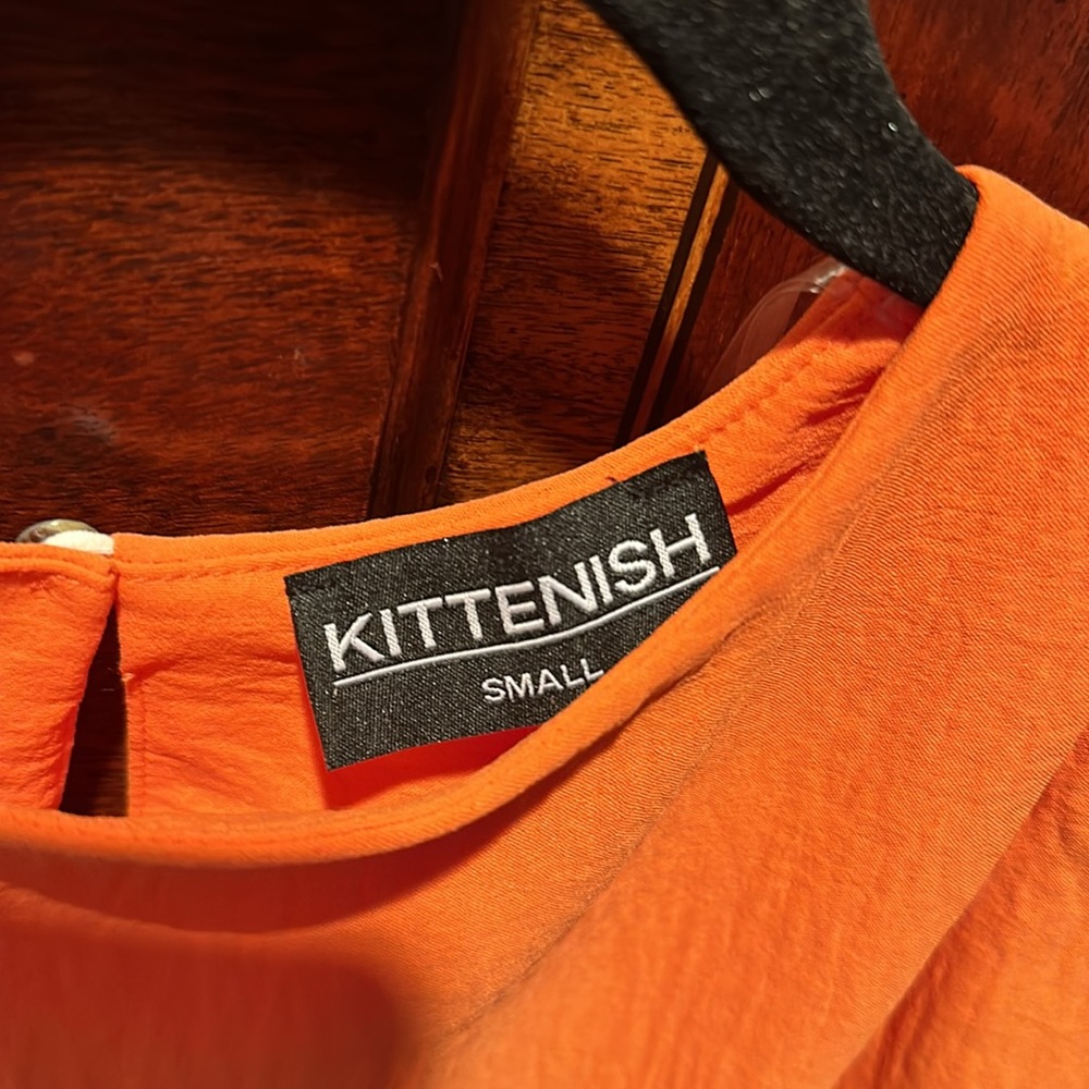 Kittenish cap sleeve orange blouse - Picture 3 of 4
